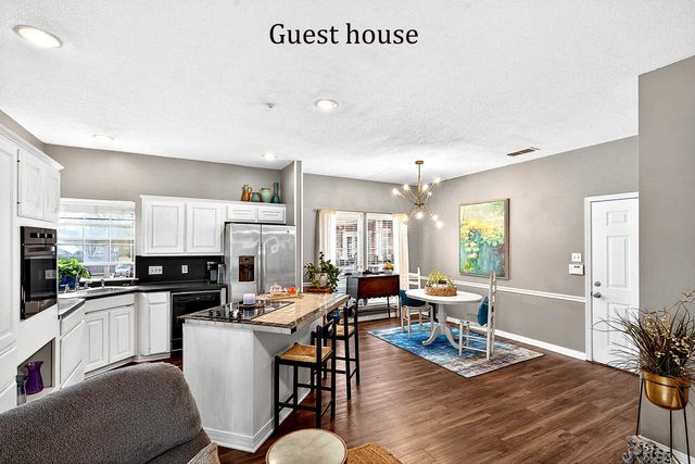 355 Honeysuckle Ln., Longview, TX 75605