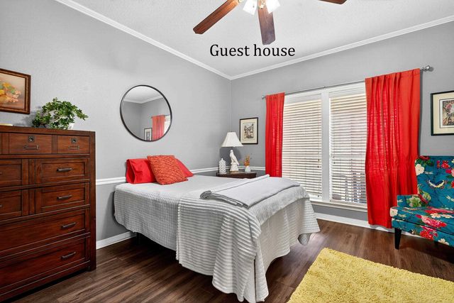 355 Honeysuckle Ln., Longview, TX 75605