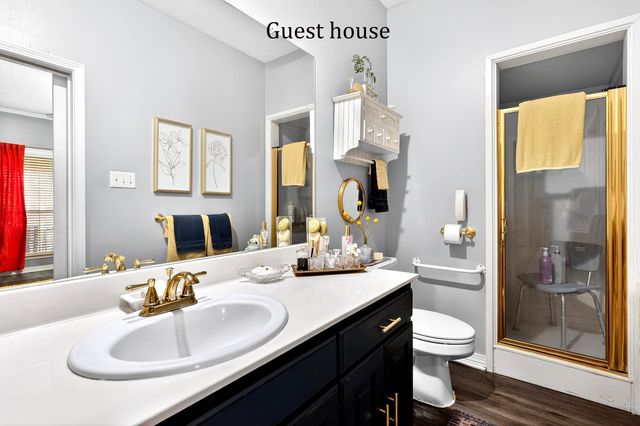 355 Honeysuckle Ln., Longview, TX 75605