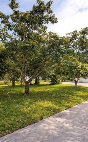 3440 15th AVE SW, Naples, FL 34117