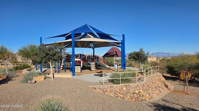 737 W Calle El Teclado, Sahuarita, AZ 85629