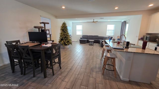 737 W Calle El Teclado, Sahuarita, AZ 85629