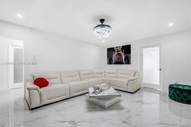 4920 NW 196th Ter, Miami Gardens, FL 33055