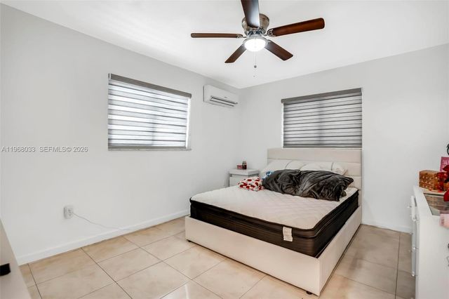 4920 NW 196th Ter, Miami Gardens, FL 33055