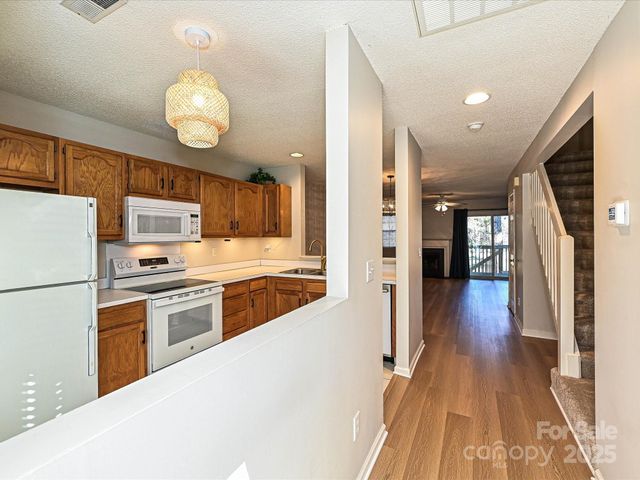 9305 Four Mile Creek Road, Charlotte, NC 28277