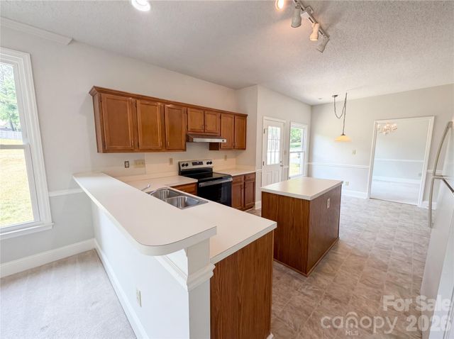 7523 Trotter Road, Charlotte, NC 28216