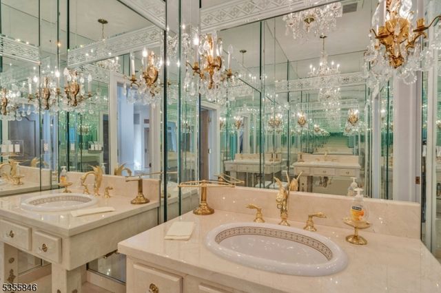 24 Club Way, Cedar Grove Twp., NJ 07009