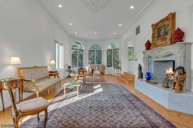 24 Club Way, Cedar Grove Twp., NJ 07009