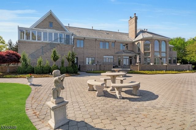 24 Club Way, Cedar Grove Twp., NJ 07009