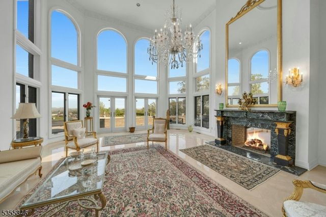 24 Club Way, Cedar Grove Twp., NJ 07009