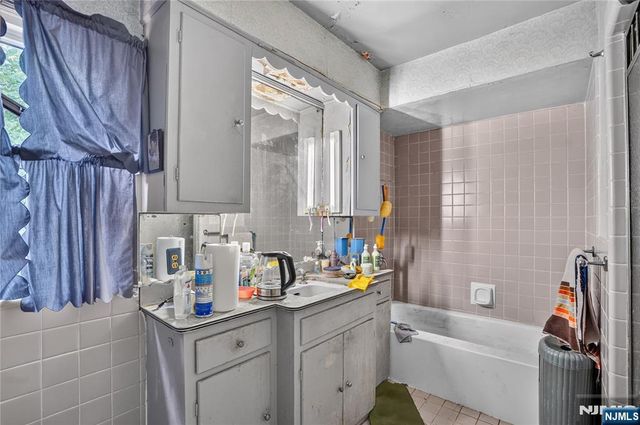 821-823 10th Street, Newark, NJ 07108