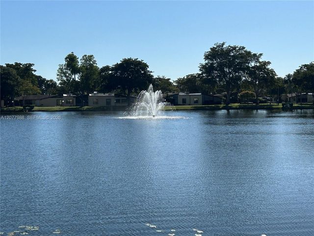 351 Cambridge Road 308, Hollywood, FL 33024