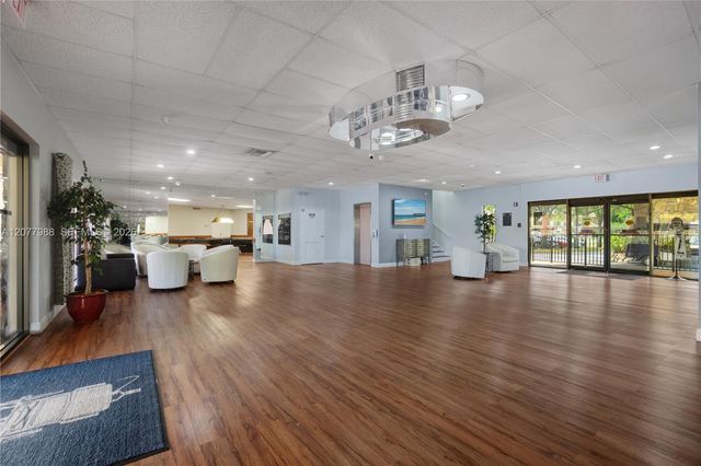 351 Cambridge Road 308, Hollywood, FL 33024