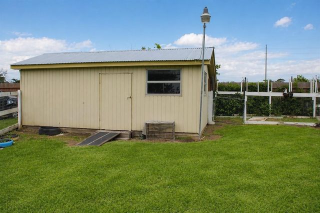 206 Riverside Street, Highlands, TX 77562