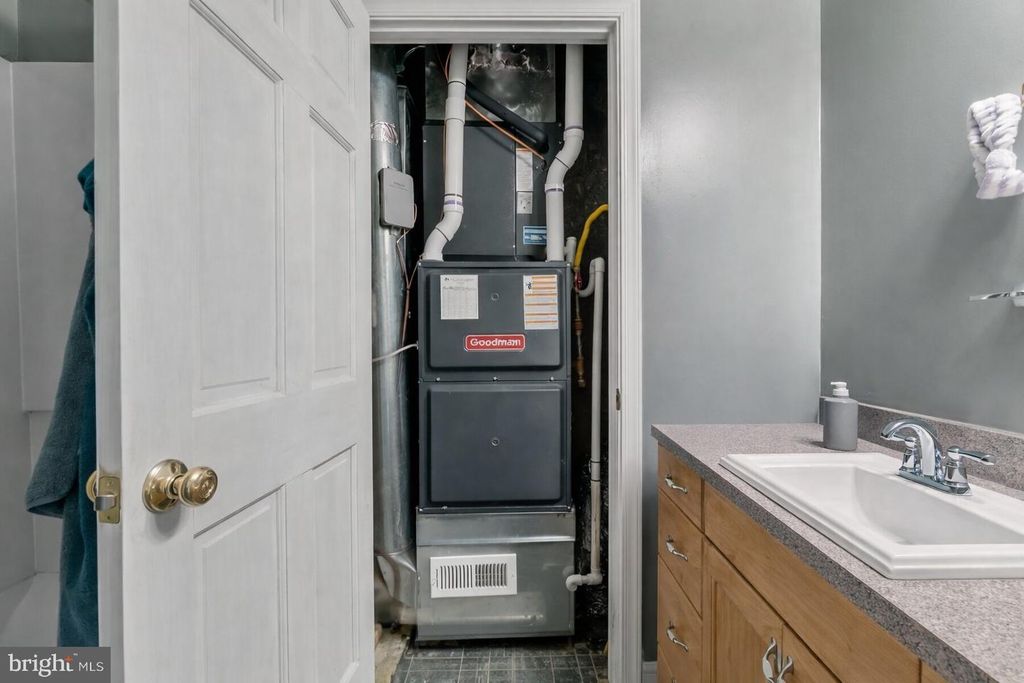 Image 17 of property listing at 1215 JOHN ST, Baltimore, MD 21217