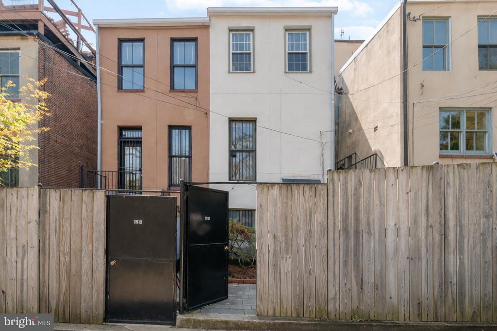 Image 33 of property listing at 1215 JOHN ST, Baltimore, MD 21217