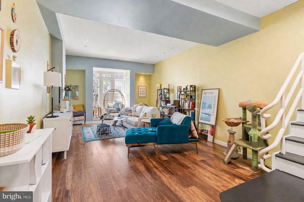 Image 4 of property listing at 1215 JOHN ST, Baltimore, MD 21217