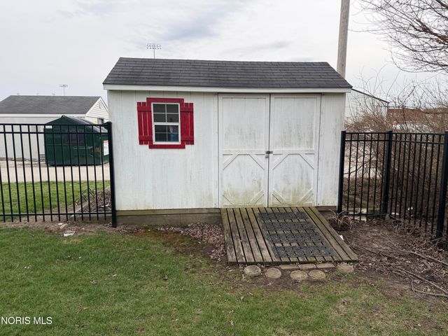 205 E Walnut Street, Van Buren, OH 45889