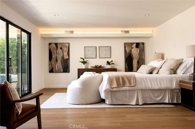 6334 Bryn Mawr, Los Angeles, CA 90068