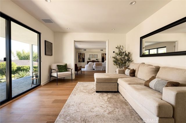 6334 Bryn Mawr, Los Angeles, CA 90068