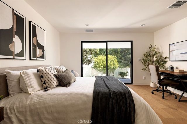 6334 Bryn Mawr, Los Angeles, CA 90068