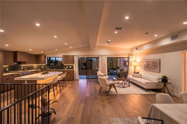 6334 Bryn Mawr, Los Angeles, CA 90068
