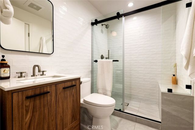 6334 Bryn Mawr, Los Angeles, CA 90068