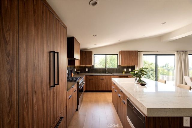 6334 Bryn Mawr, Los Angeles, CA 90068