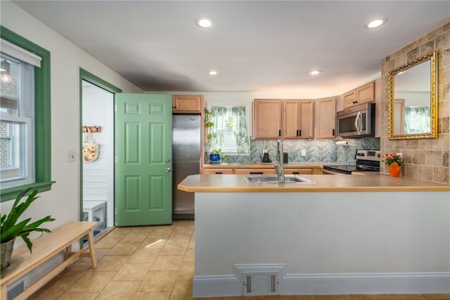 99 Dryden Boulevard, Warwick, RI 02888