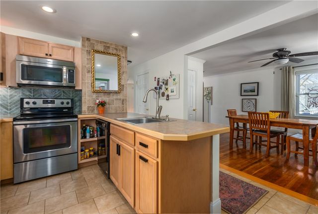 99 Dryden Boulevard, Warwick, RI 02888