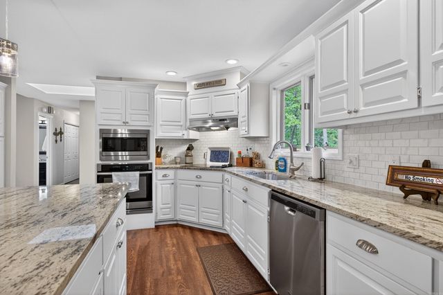 71 Hartura Way, Hot Springs Village, AR 71909