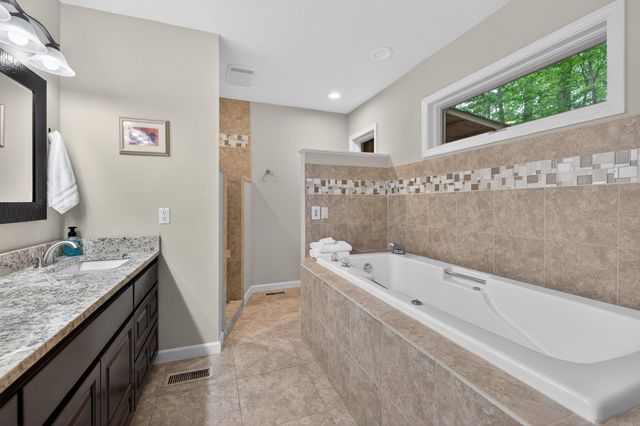 71 Hartura Way, Hot Springs Village, AR 71909