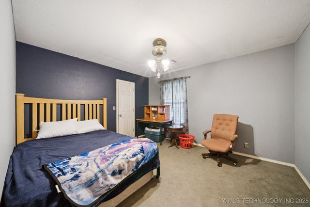 11901 Laurel Lane, Claremore, OK 74017