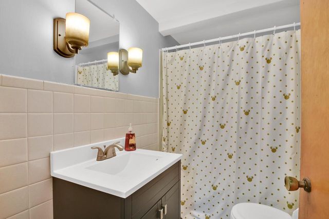 1713 Taylor LANE, West Bend, WI 53090