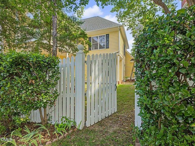 102 Winston Ridge Drive, Chapel Hill, NC 27516