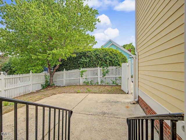 102 Winston Ridge Drive, Chapel Hill, NC 27516