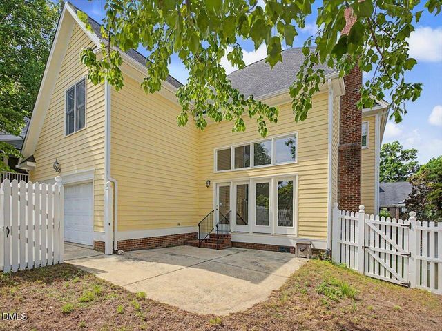 102 Winston Ridge Drive, Chapel Hill, NC 27516