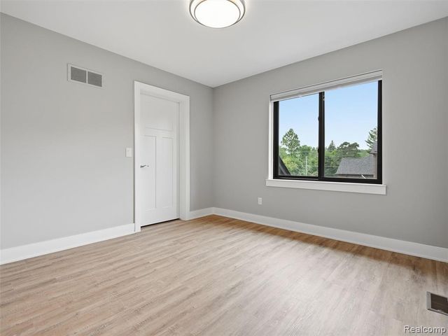 3007 28 Mile Road, Washington, MI 48094