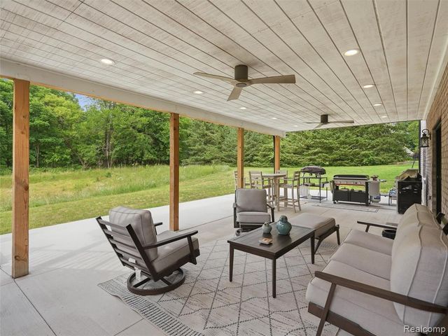 3007 28 Mile Road, Washington, MI 48094