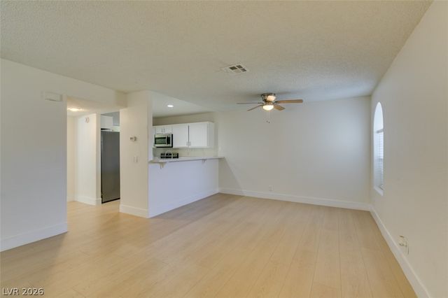 1800 Edmond Street 124, Las Vegas, NV 89146