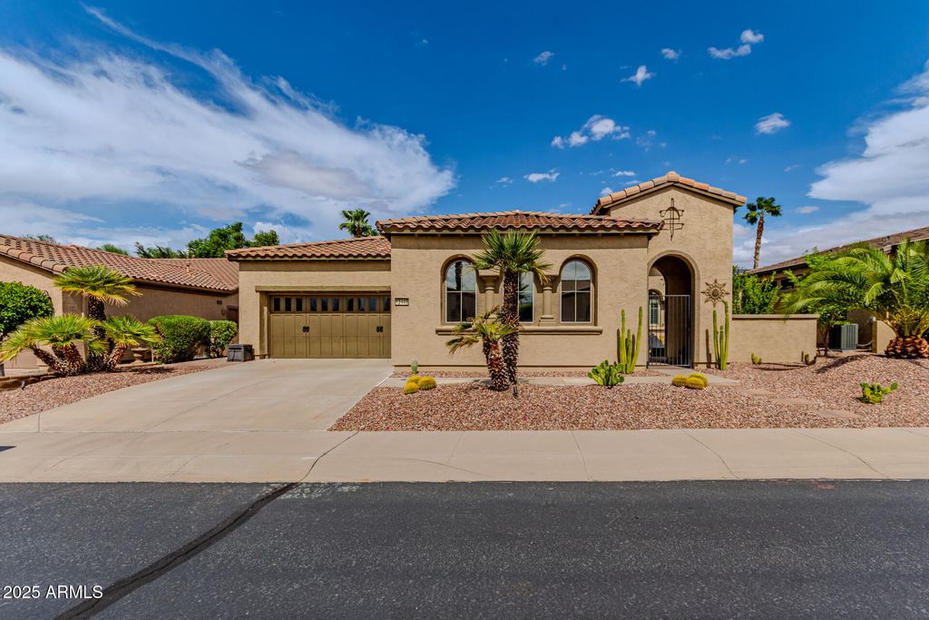 Image 1 of property listing at 12448 W ROSEWOOD Lane, Peoria, AZ 85383