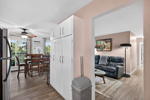 7301 W 101st Street 309, Bloomington, MN 55438