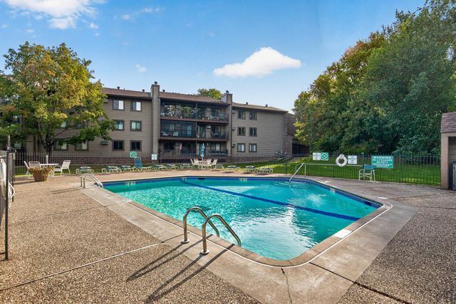 7301 W 101st Street 309, Bloomington, MN 55438