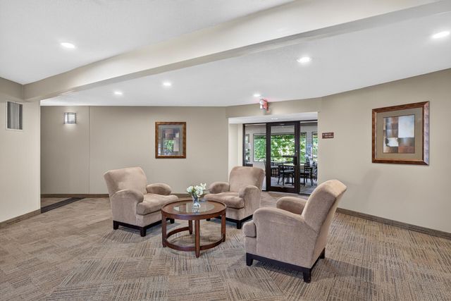 7301 W 101st Street 309, Bloomington, MN 55438