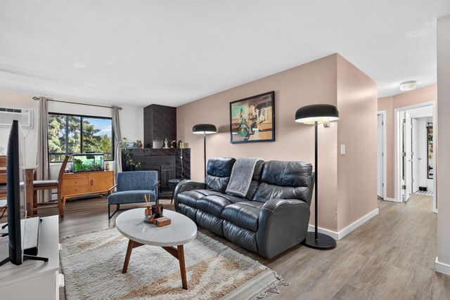 7301 W 101st Street 309, Bloomington, MN 55438