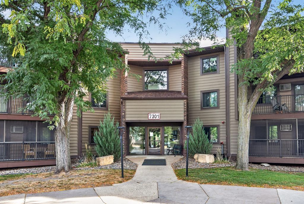 7301 W 101st Street 309, Bloomington, MN 55438