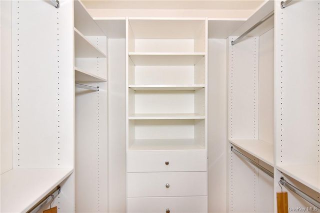 352 Carroll Close, Tarrytown, NY 10591