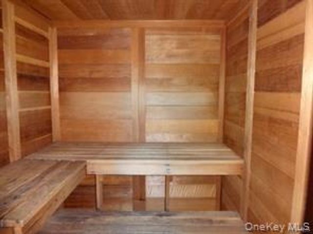 352 Carroll Close, Tarrytown, NY 10591