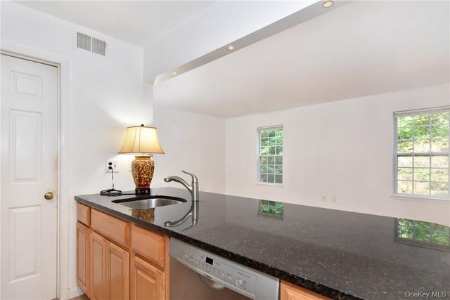 352 Carroll Close, Tarrytown, NY 10591