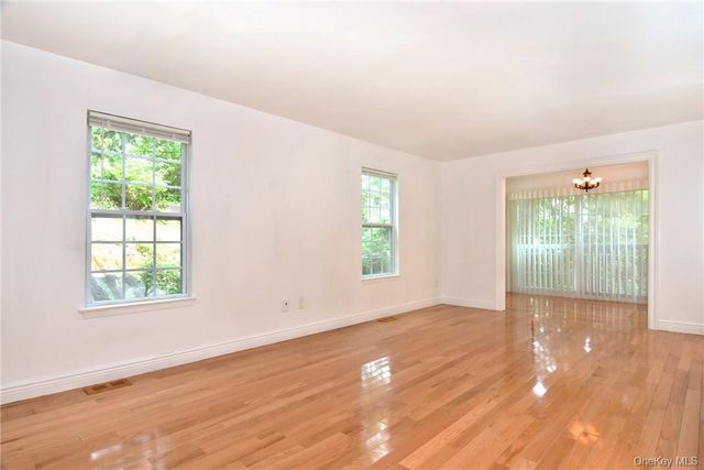 352 Carroll Close, Tarrytown, NY 10591